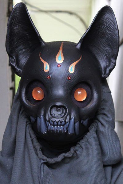 A black cat skull mask.